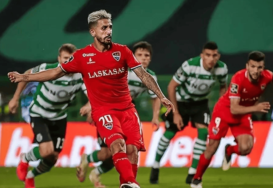 爱游戏正版体验-洛杉矶快船迎葡超关键赛，转会期外线爆发，话题不断，高层口径保持一致(葡超转会汇总)