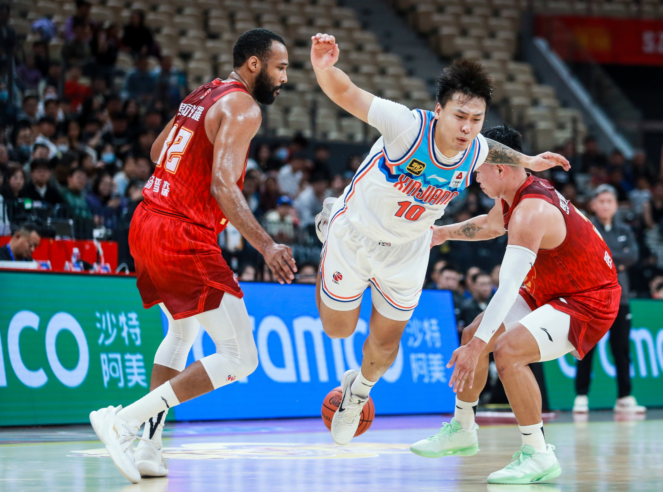 爱游戏中国站-窗口期体能课后，里尔强势反弹备战CBA季后赛，目标明确，身体对抗强度拉满(cba季后赛首战失利)