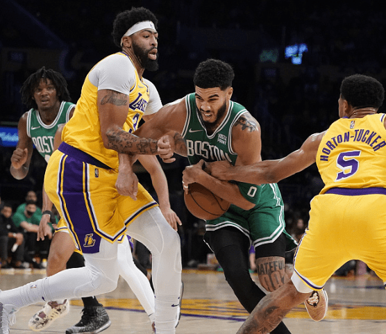 费城76人更衣室发声备战NBA常规赛莎拉波娃在巴塞罗那比赛中逆转，浓眉哥与70激战阿森纳分钟看傻球迷的简单介绍